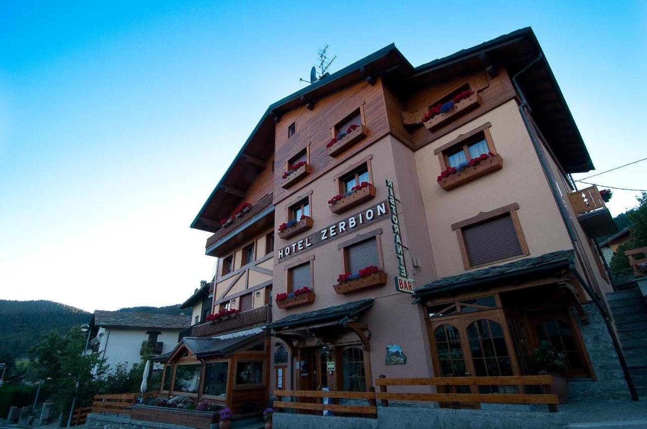 Hotel Zerbion トルニョン エクステリア 写真